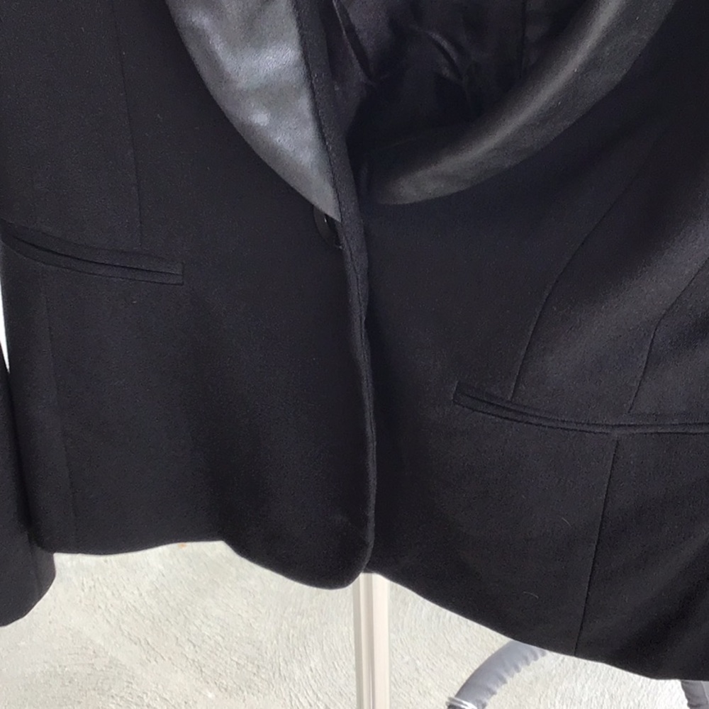 Blazer - Picture 5 of 8